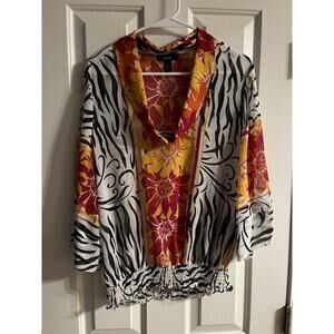 Alfani size 8 Ladies sheer dressy top polyester black white animal fire print